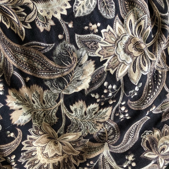 J Queen New York Other - 3 piece full bed comforter set J. Queen New York
